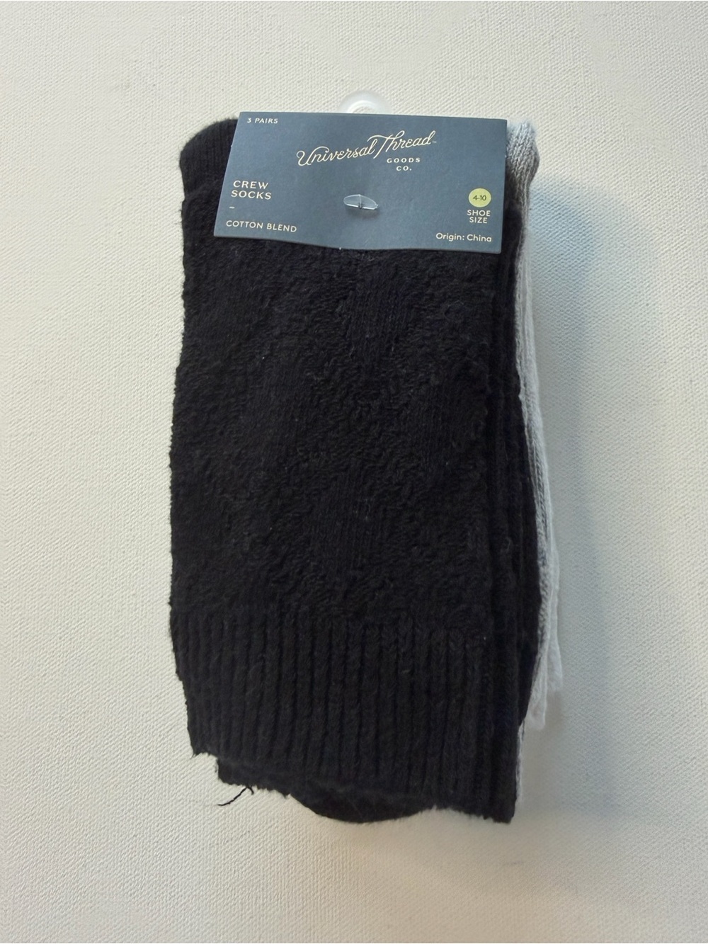 NWT Universal Thread Men's Crew Socks - Black & Gray - 3 Pack Size 4-10 (KB8)